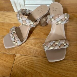 A new day heeled sandal! Size 7.5 excellent condition, matches everything!